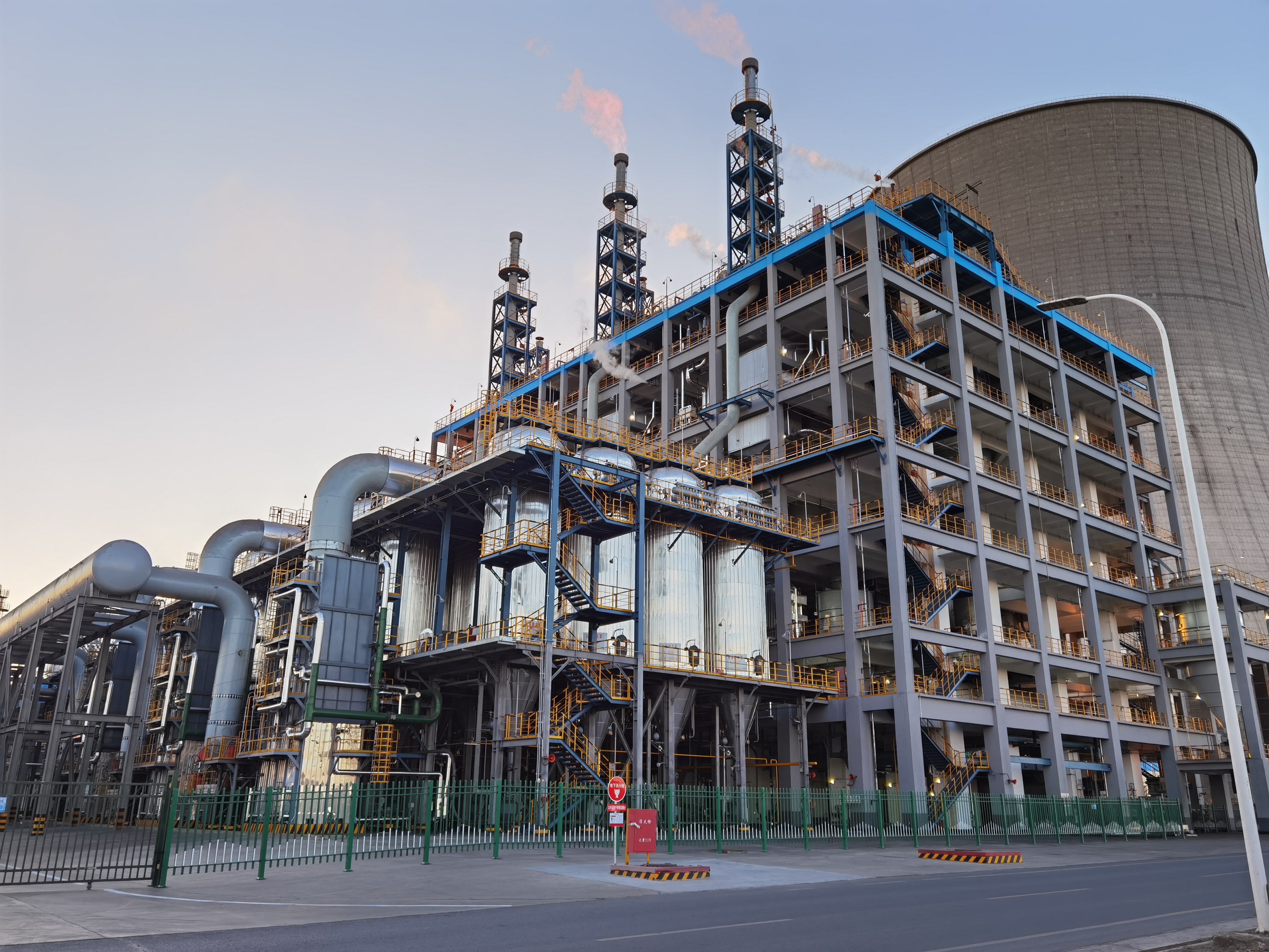 新疆宜化煤气化装置工程项目,3×60000Nm³/h（CO+H2）循环流化床气化炉